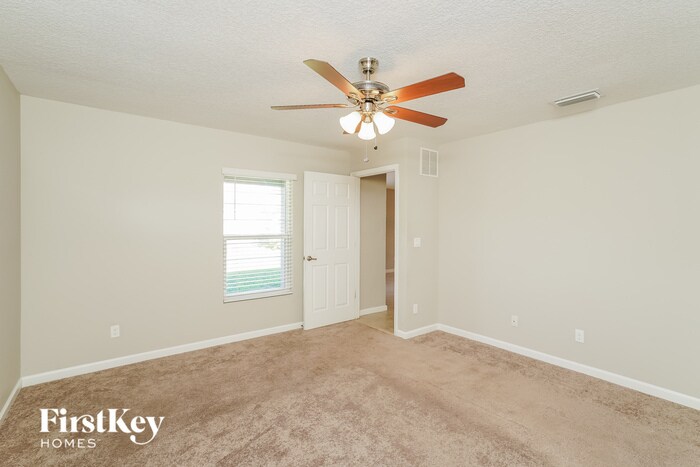 Building Photo - 271 SW Ridgecrest Dr