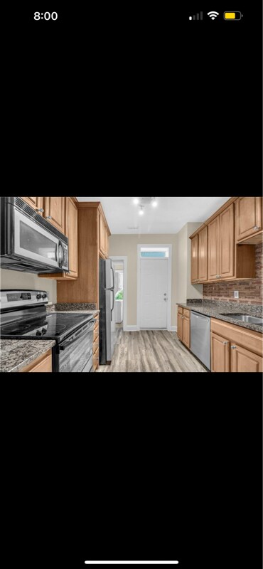 Building Photo - 535 W 36th St