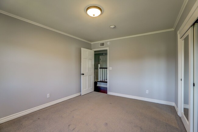 Building Photo - Gorgeous Home in Old Towne Orange