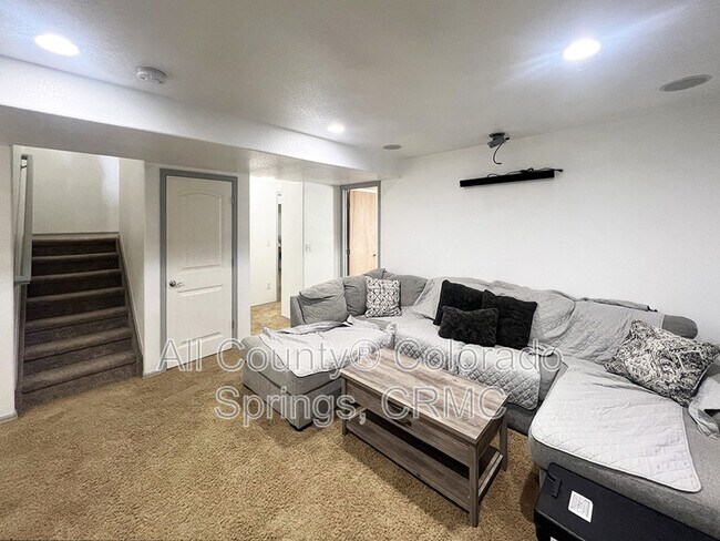 Building Photo - 6168 Rocking Chair Ln