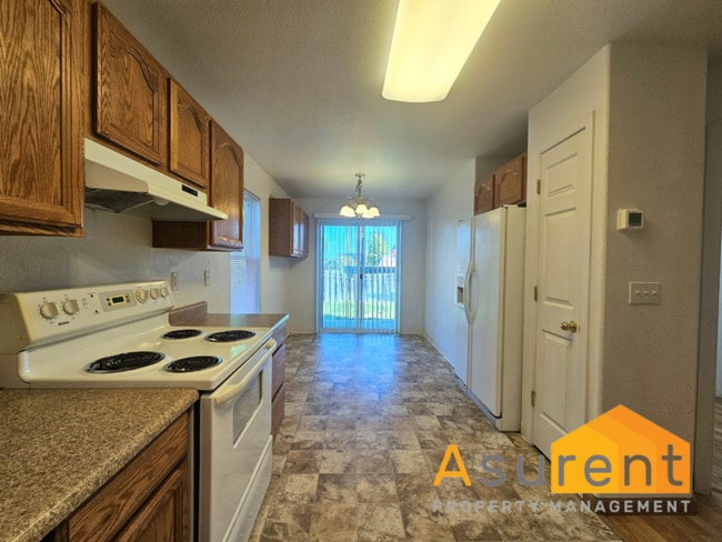 Building Photo - Great Open Concept Townhome Available Soon!