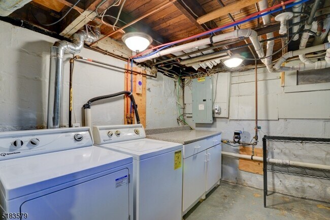 Building Photo - 15 Scenic Dr