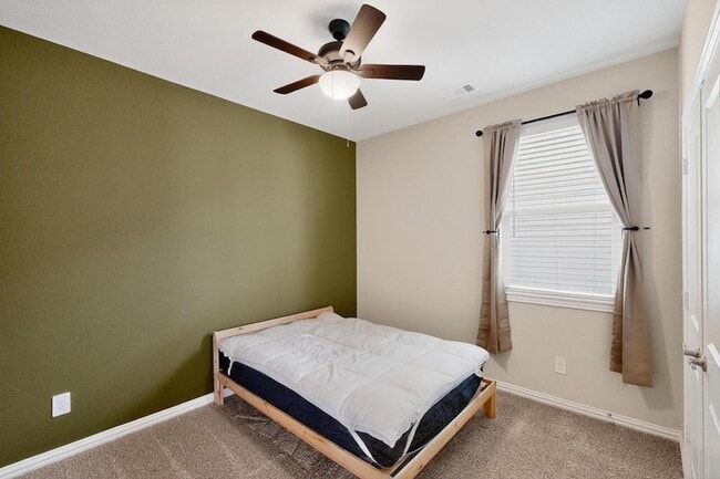 Building Photo - 2927 Brittlebush Dr