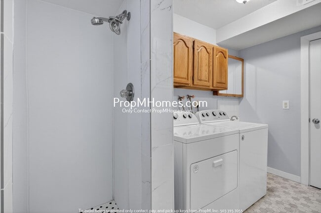Building Photo - Secluded Nature Retreat: 4 Bedrooms!