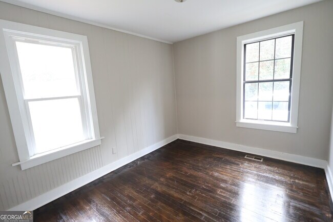 Building Photo - 829 Matheson Rd