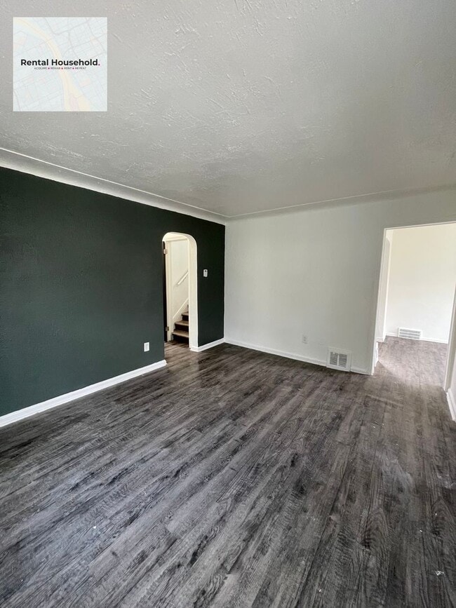 Building Photo - Bright & Airy 3-Bedroom Bungalow-Move-In Ready!