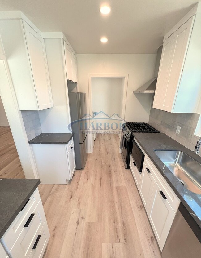 Building Photo - 2059 Jaybrook Dr