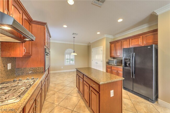 Building Photo - 2219 Bannerwood St