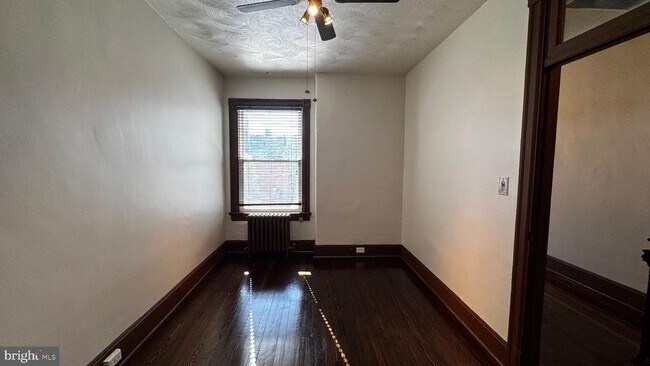 Building Photo - 18 16th St NE