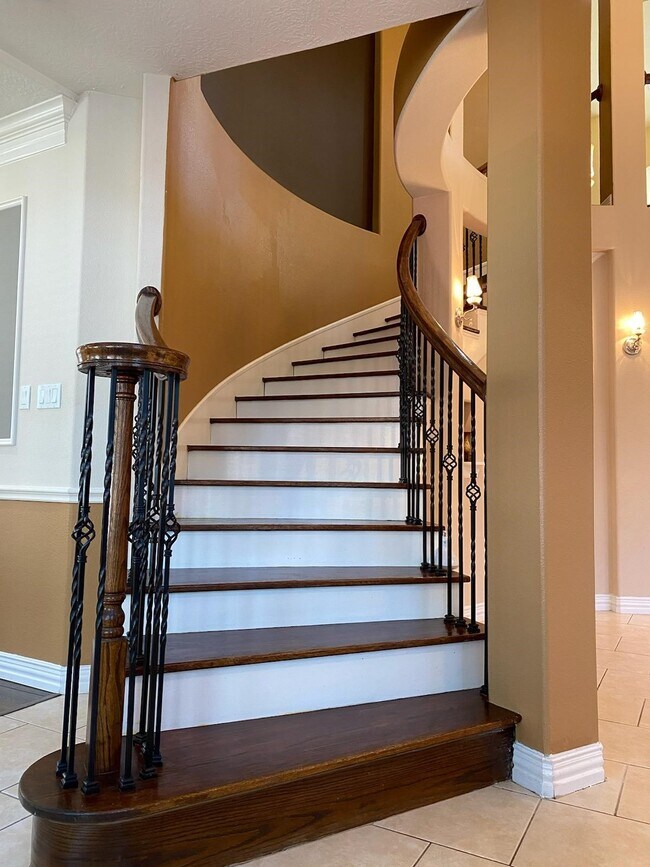 Building Photo - 11815 Canyon Mills Dr