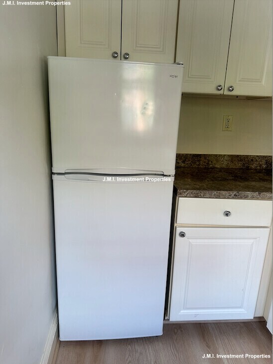 Building Photo - 90 Brainerd Rd