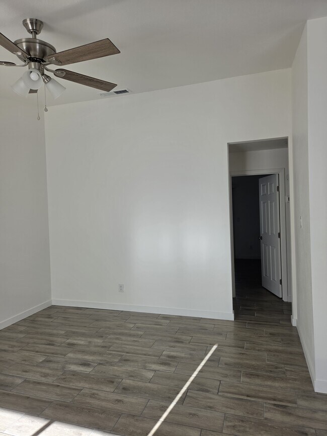 Building Photo - 4735 E Caballero St