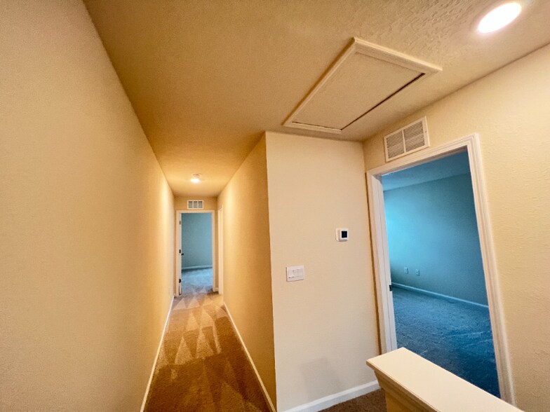 Building Photo - 64 Pasadena Dr