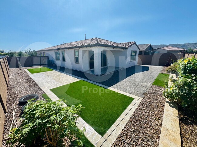 Building Photo - 6908 S 12th Way