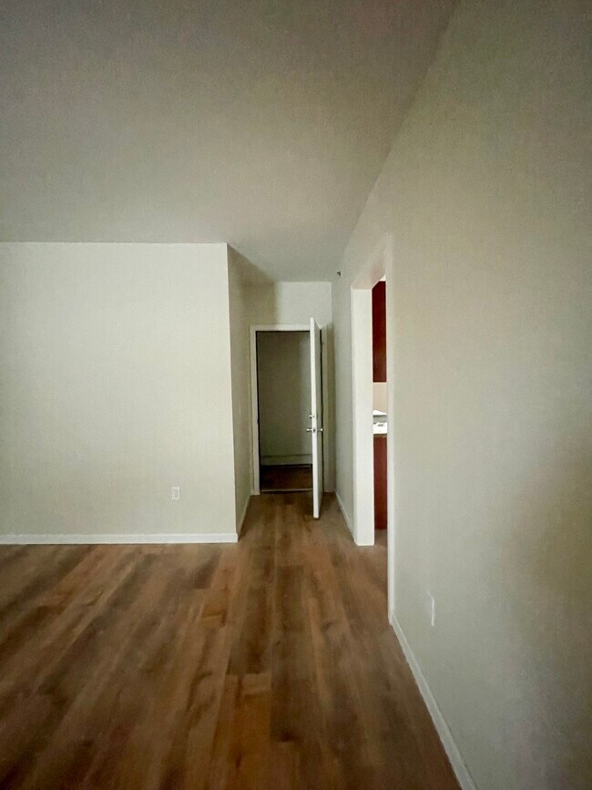 Building Photo - 720 Marion St