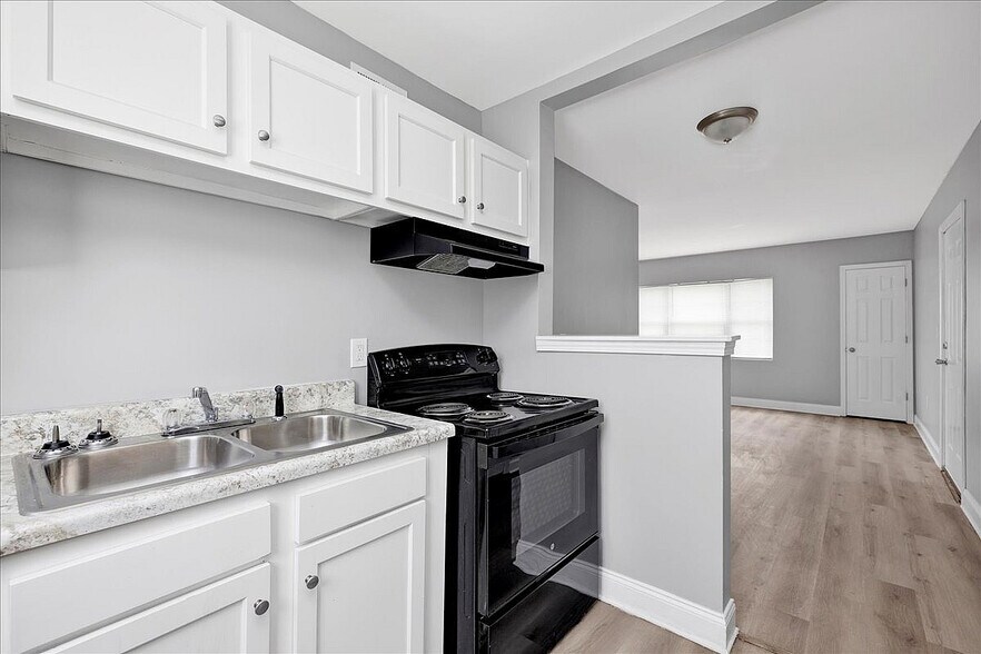 Building Photo - Pointe Arlington