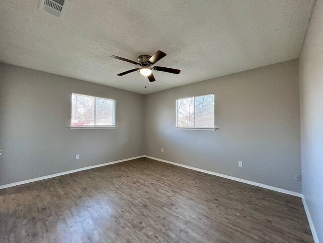 Building Photo - 10409 Golden Meadow Dr