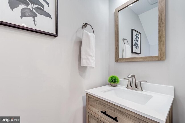 Building Photo - 44848 Tiverton Sq