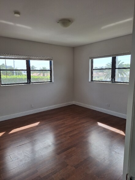 Building Photo - 665 Enfield St