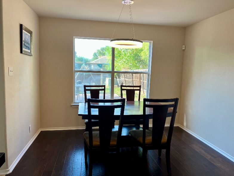 Building Photo - 6111 Wood Bayou