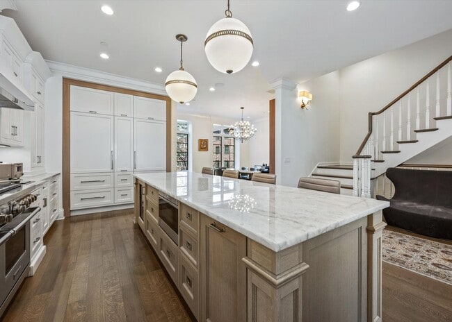 Building Photo - 441 W Deming Pl