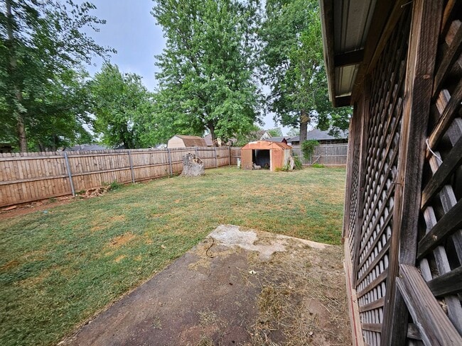 Building Photo - Beautiful 3 bed 2 bath house, Ready for Re...