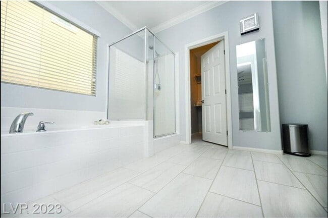 Building Photo - BEAUTIFUL HOME IMMACULATE AND READY TO MOVE-IN
