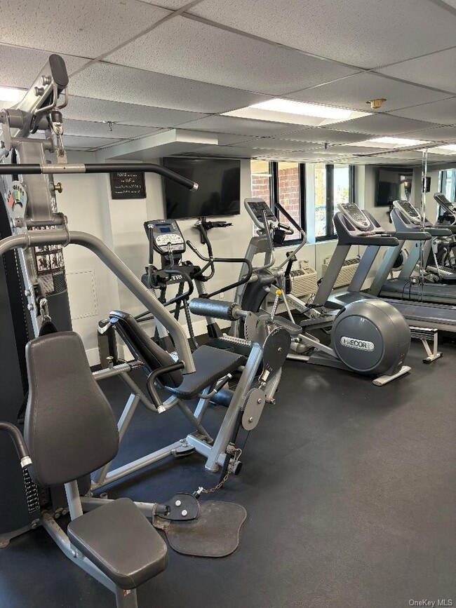 Building Photo - 750 W Broadway