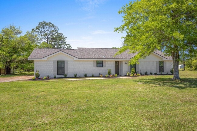 Building Photo - 3579 Oakwood Dr