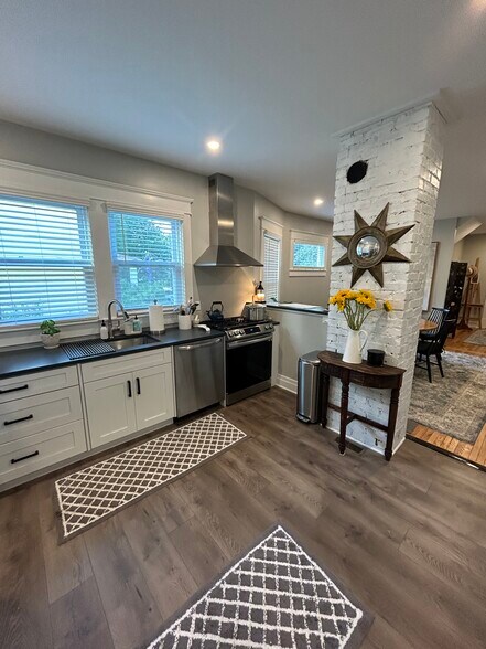 Kitchen 1 - 448 Crescent Ave