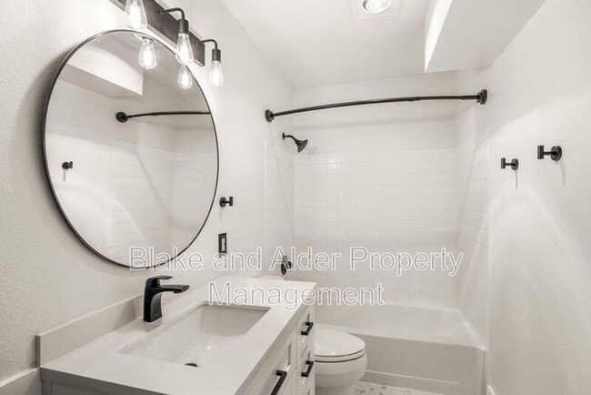 Building Photo - 4000 Carman Dr