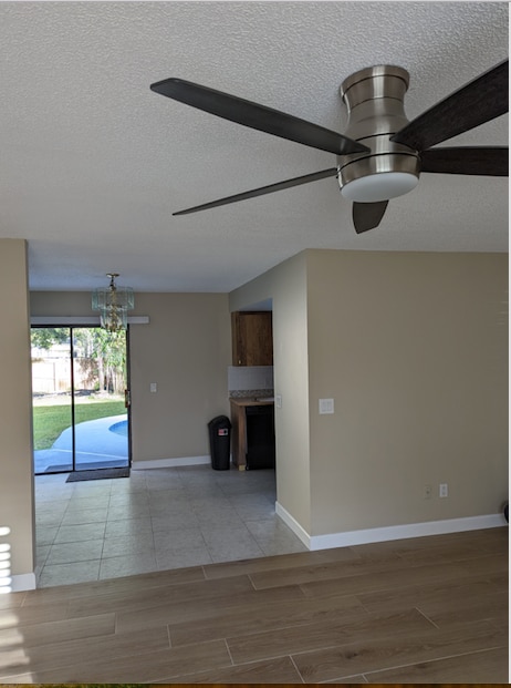 Building Photo - 1357 Dexter Dr E