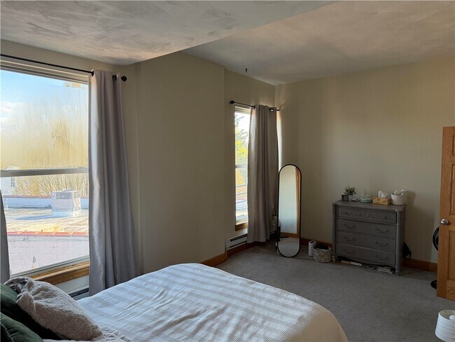 Building Photo - 287 Gregory St