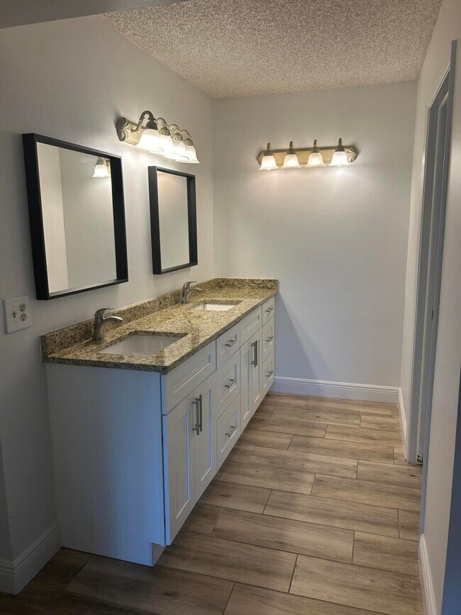 Building Photo - 5751 Camino Del Sol