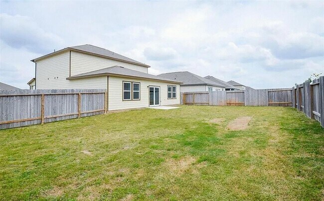 Building Photo - 1000 Lacebark Ln