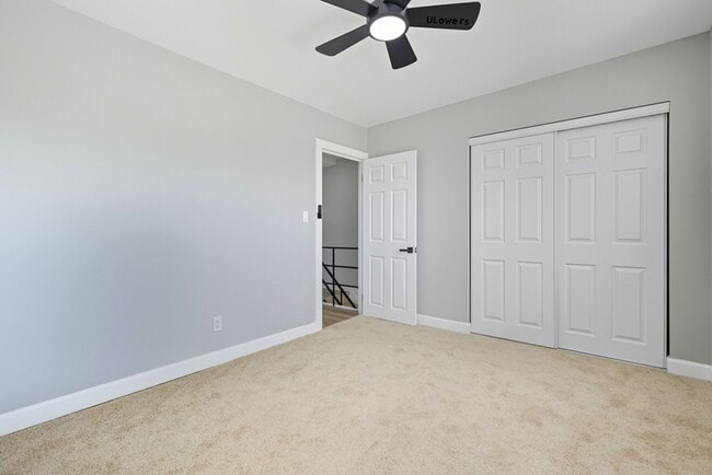 Building Photo - 2445 Harriet Ave