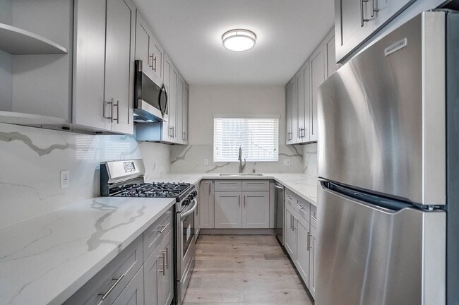 Primary Photo - 4111 Somerset Dr