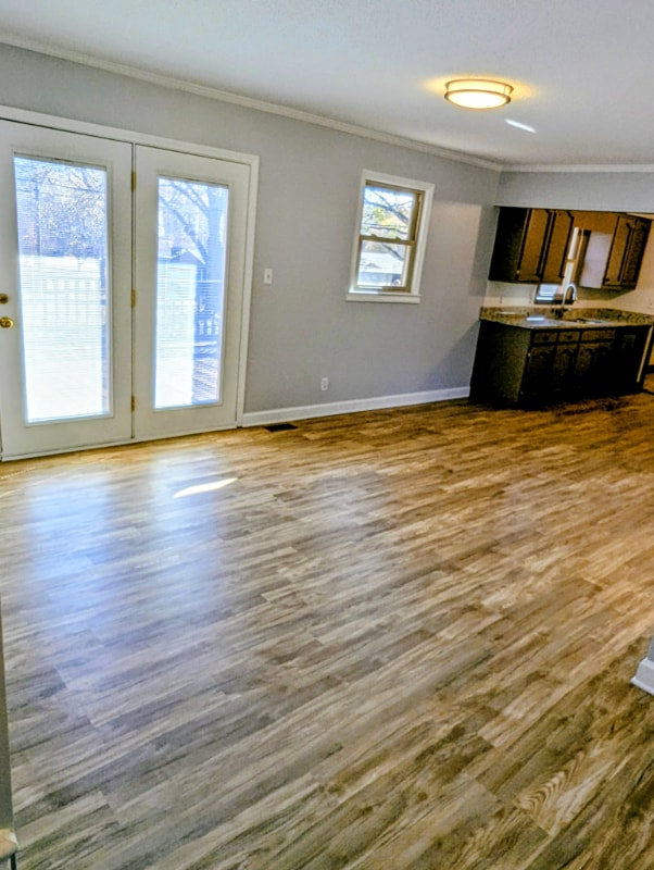 Building Photo - 201 Acorn Dr