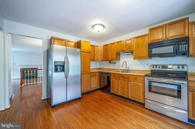 Building Photo - 8501 Blue Bird Woods Ct
