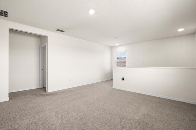 Building Photo - Home For Rent in Wesley Chapel!