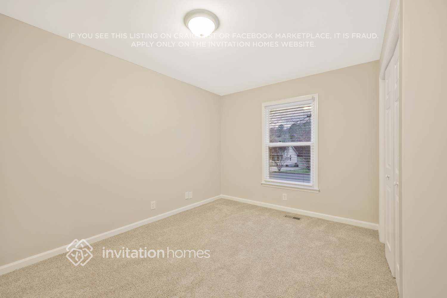 Building Photo - 1128 Sioux Terrace