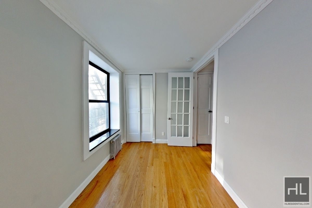 Building Photo - E 100TH ST.