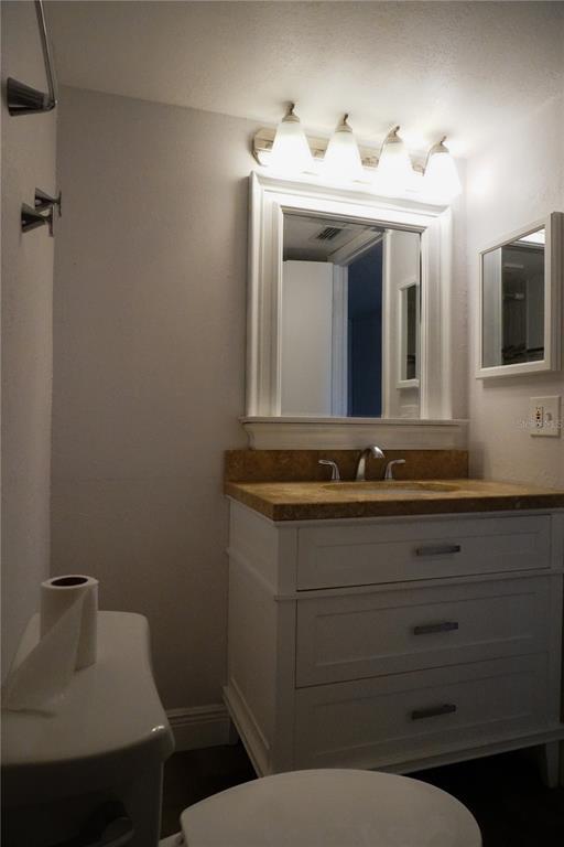 Building Photo - 2900 Cove Cay Dr