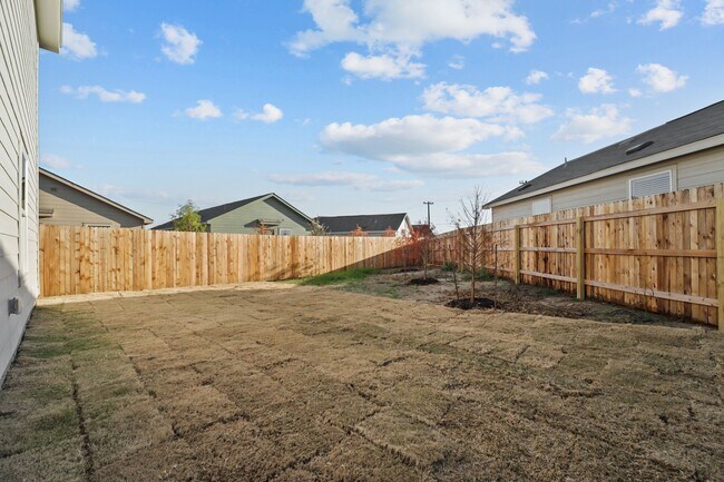 Building Photo - 910 Stricker Path