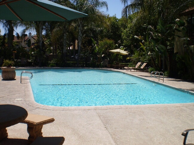 Building Photo - Spacious 1 Bedroom Condo for Rent in Villa...