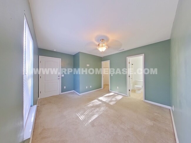 Building Photo - Move-In Special - Charming 3-Bedroom Home on a Corner Lot with Spacious Yard – Pet Friendly!