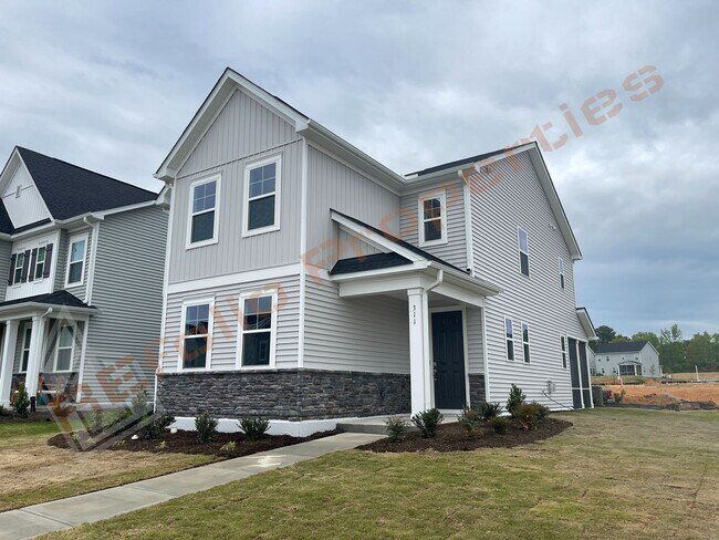 Building Photo - Gorgeous 4 Bedroom 3 Bath Home with Fiber ...
