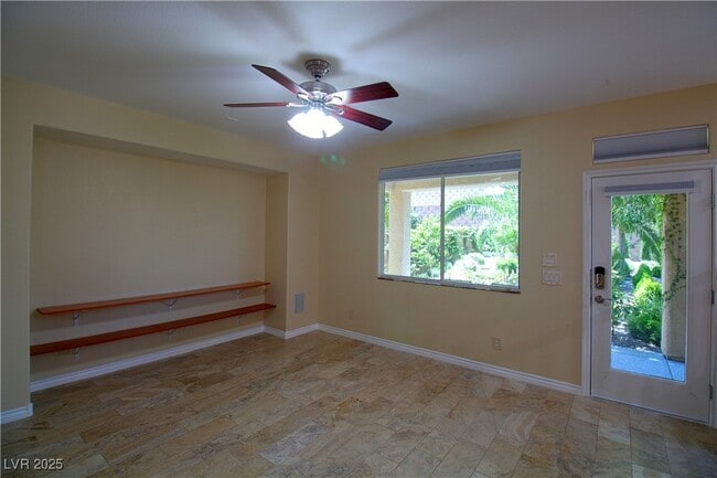 Building Photo - 2859 Dunnottar Ave