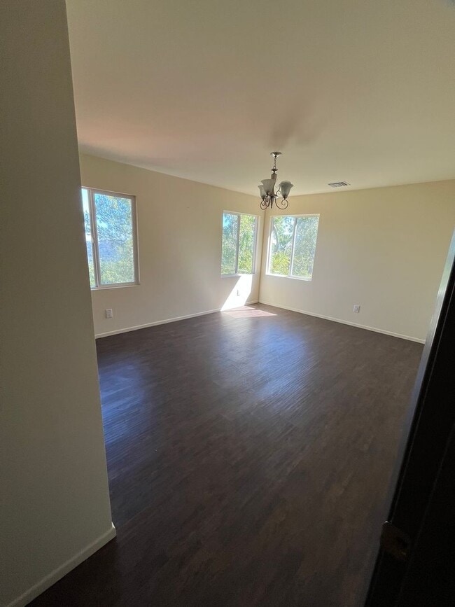 Building Photo - Beautiful 4 Bed / 4 Bath Home with Private Pool in Prestigious La Cañada