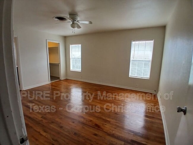 Building Photo - 5002 Bevly Dr